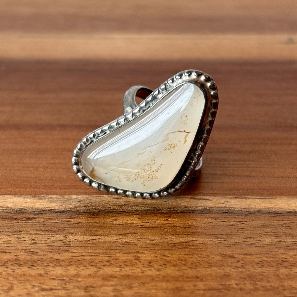 Vintage agate ring with makers stamp